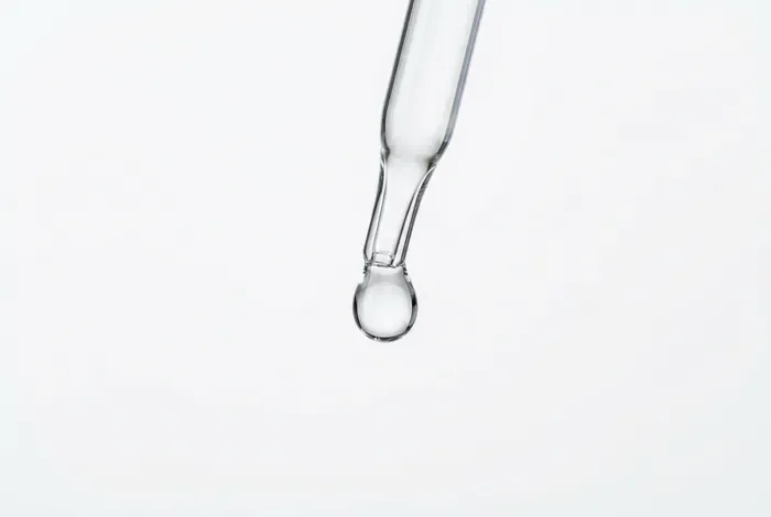 Conversion UI/L en mUI/mL : méthode de calcul simple Gouttelette médicale pour une analyse précise en laboratoire